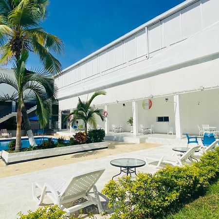 Hotel Mall Santana Del Rio La Dorada Exteriör bild