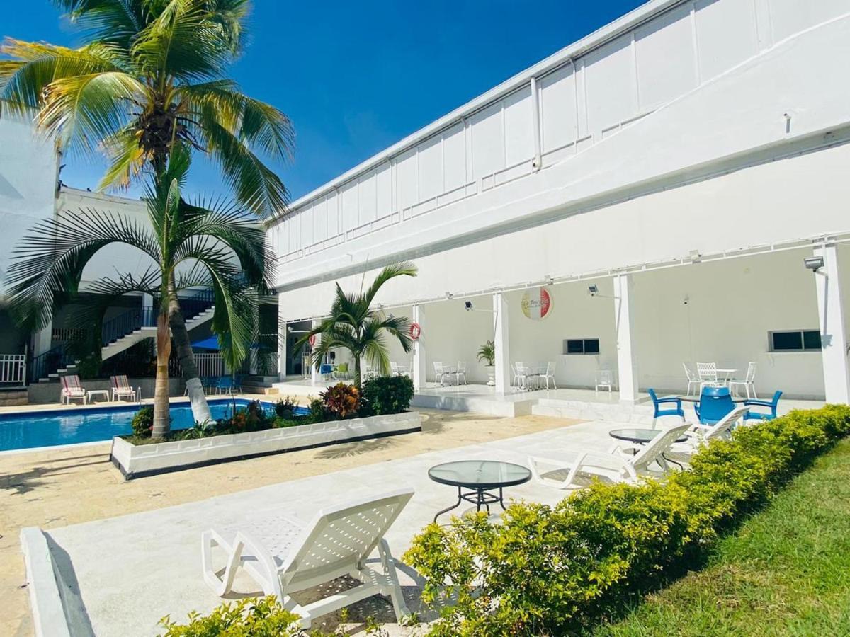 Hotel Mall Santana Del Rio La Dorada Exteriör bild