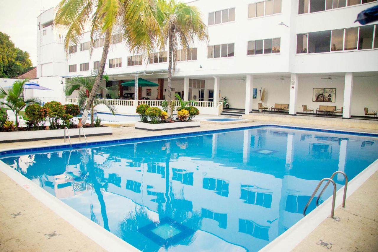 Hotel Mall Santana Del Rio La Dorada Exteriör bild