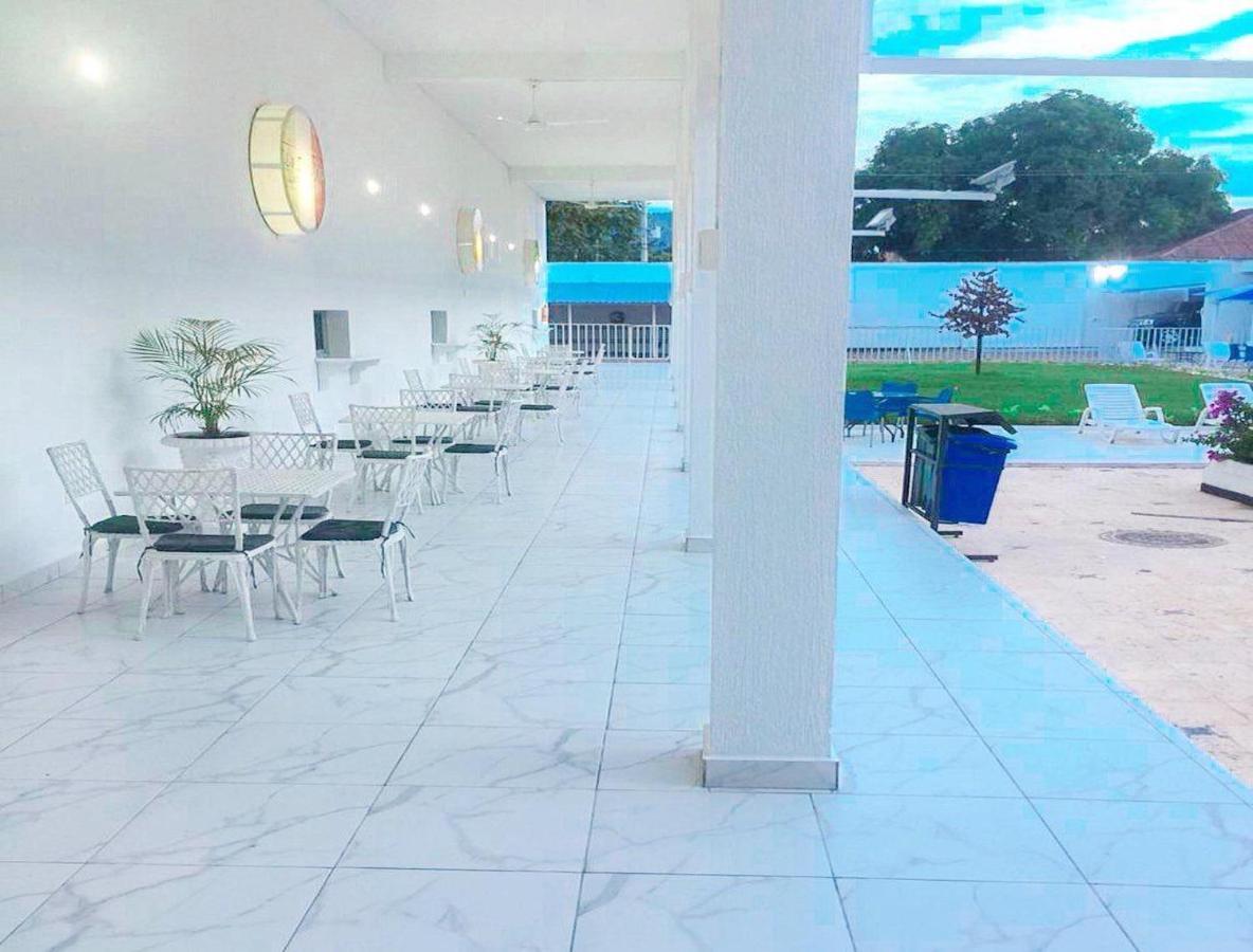 Hotel Mall Santana Del Rio La Dorada Exteriör bild